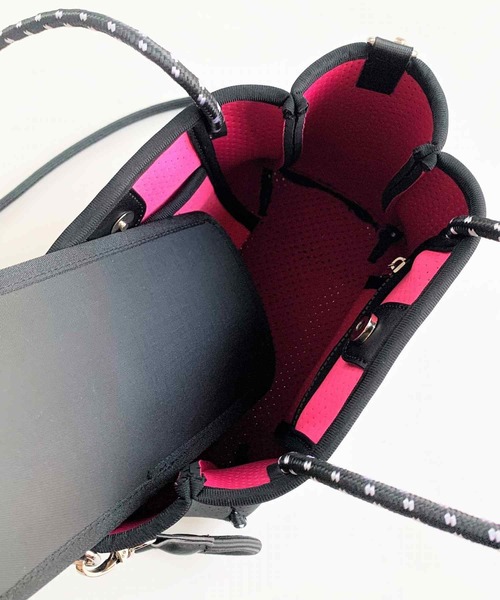 Q（キュー）の「ネオプレーンミニトート（トートバッグ・レディース・チャコールグレー/オリーブ/アイボリー/グレー/ホワイト/ラベンダー/ライム/ホワイト系その他/ネイビー・ONE SIZE）」の14枚目の写真