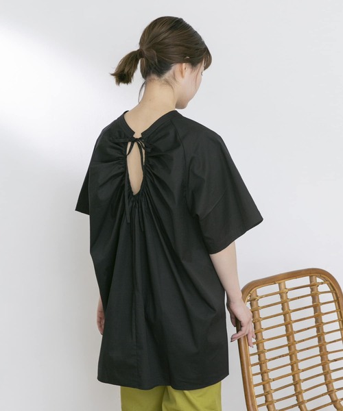 UR Lab.（アーバンリサーチラボ）の「バックリボンオーバーブラウス（シャツ/ブラウス・レディース・ブラック/ブラウン/オフホワイト・FREE）」の3枚目の写真