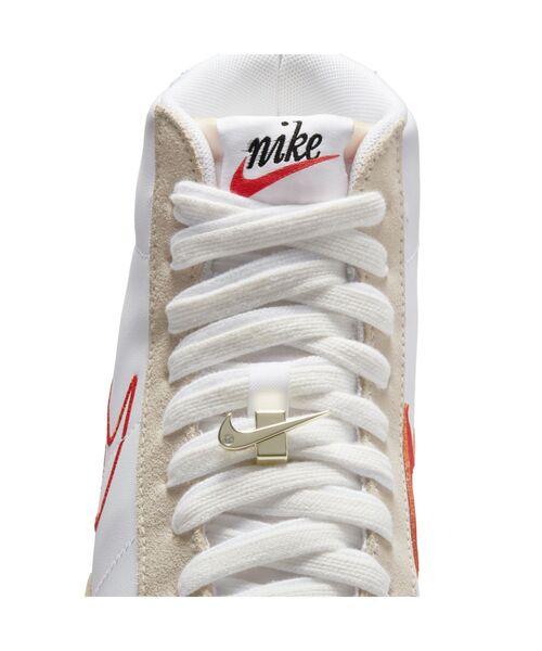 NIKE(ナイキ)の「ナイキ ブレーザー MID '77 SE ウィメンズシューズ. / Nike Blazer Mid '77 SE Women's Shoe(スニーカー・レディース・ホワイト/オフホワイト・27.5/26.5/24.5/24/25/27/25.5/23.5/28.5/22.5/26/23/28/29)」の18枚目の写真