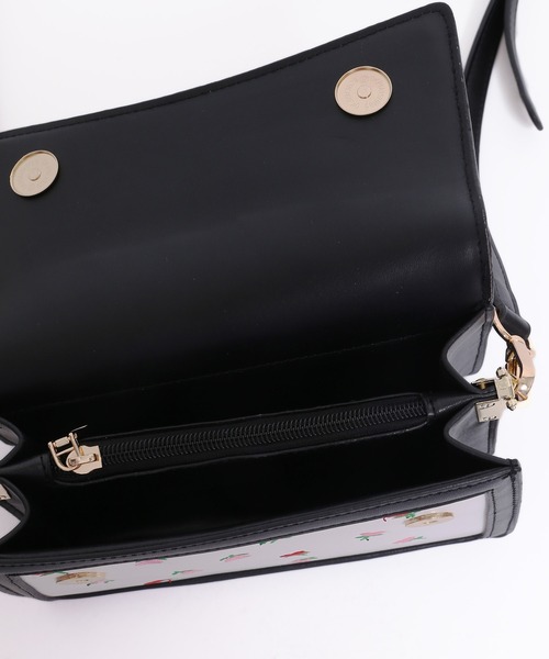 WC（ダブル シー）の「フラワー刺繍スクエアBAG（ショルダーバッグ・レディース・ホワイト/ブラック・FREE）」の17枚目の写真