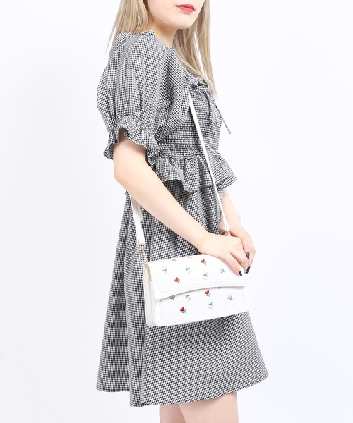 WC（ダブル シー）の「フラワー刺繍スクエアBAG（ショルダーバッグ・レディース・ホワイト/ブラック・FREE）」の22枚目の写真