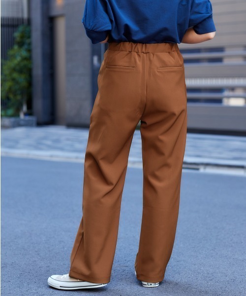 e.r.g*（イーアールジー）の「カラーストレートパンツ（その他パンツ・レディース・ブラック/ベージュ/ブラウン/カーキ/ピンク・M/L）」の3枚目の写真