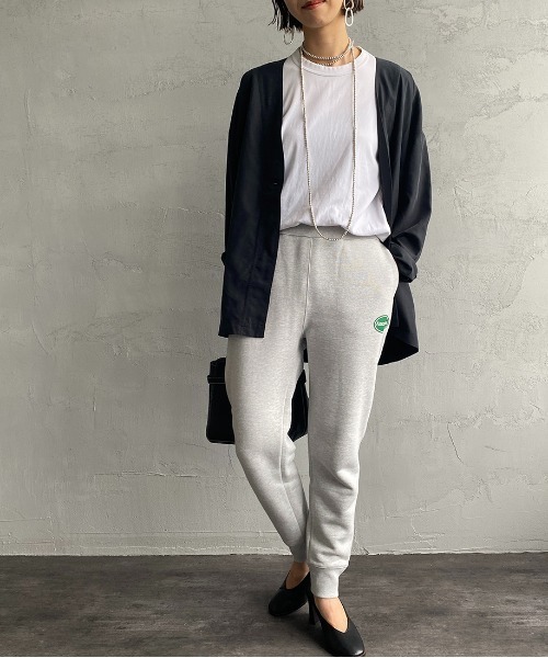 AMERICANA（アメリカーナ）の「【FUDGE11月号掲載】[Americana×JEANS FACTORY/アメリカーナ×ジーンズファクトリー] 別注 オーバルロゴスウェットパンツ（スウェットパンツ・レディース・スミクロ/グレー/モカ・S/M）」の17枚目の写真