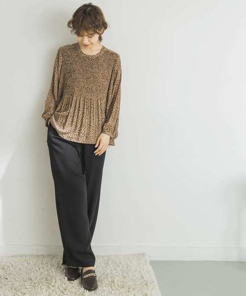 URBAN RESEARCH(アーバンリサーチ)の「プリーツデザインレオパードブラウス(Tシャツ/カットソー・レディース・ベージュ/ブラック・FREE)」の7枚目の写真