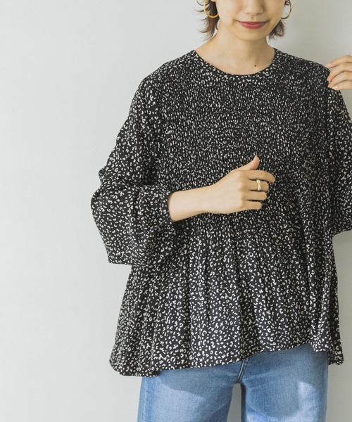 URBAN RESEARCH(アーバンリサーチ)の「プリーツデザインレオパードブラウス(Tシャツ/カットソー・レディース・ベージュ/ブラック・FREE)」の8枚目の写真