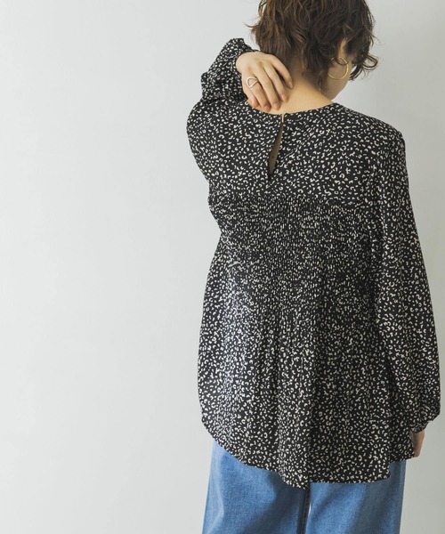 URBAN RESEARCH(アーバンリサーチ)の「プリーツデザインレオパードブラウス(Tシャツ/カットソー・レディース・ベージュ/ブラック・FREE)」の12枚目の写真