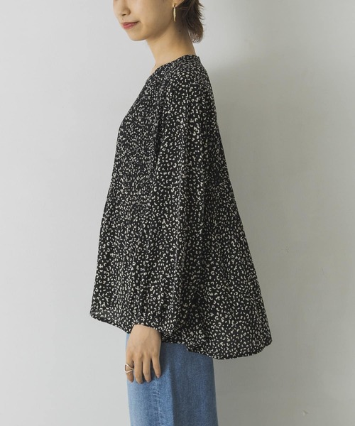 URBAN RESEARCH(アーバンリサーチ)の「プリーツデザインレオパードブラウス(Tシャツ/カットソー・レディース・ベージュ/ブラック・FREE)」の18枚目の写真