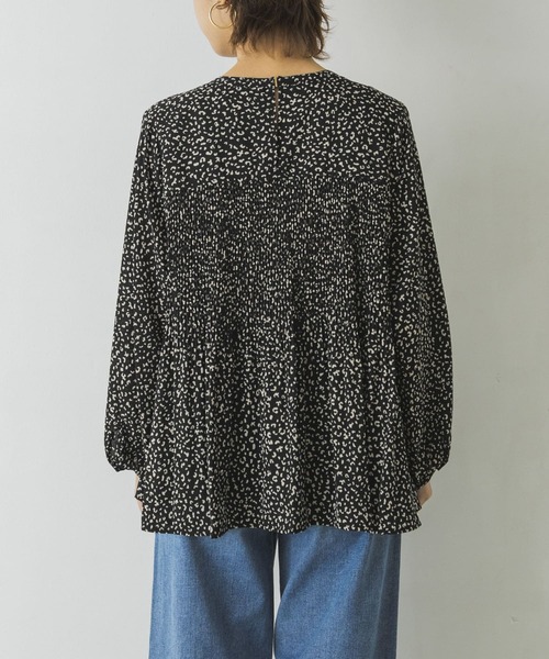 URBAN RESEARCH(アーバンリサーチ)の「プリーツデザインレオパードブラウス(Tシャツ/カットソー・レディース・ベージュ/ブラック・FREE)」の19枚目の写真