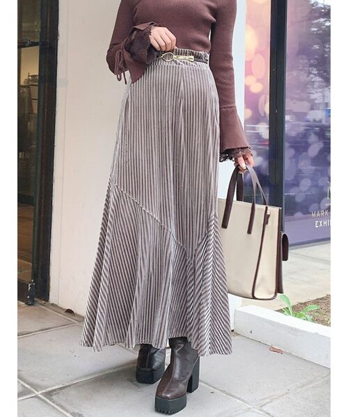 dazzlin（ダズリン）の「ストライプベロア切り替えスカート（スカート・レディース・ピンク/ブルー/モカ・SMALL/MEDIUM）」の2枚目の写真