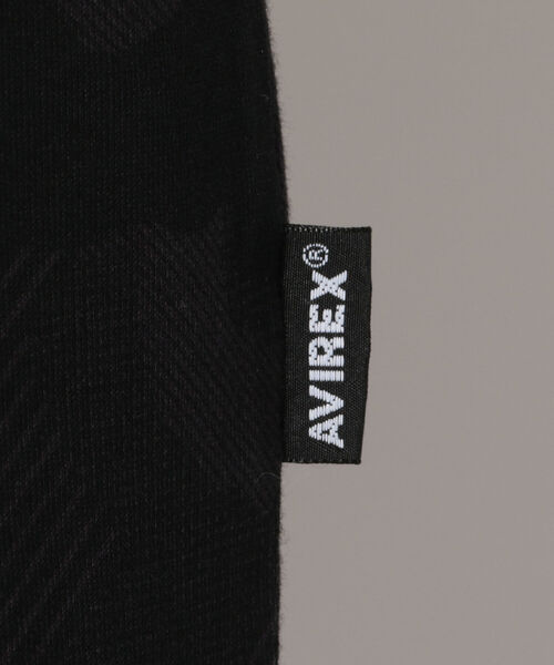 AVIREX(アヴィレックス)の「【WEB限定】長袖 Vネック ファティーグ Tシャツ / LONGSLEEVE S V-NECK FATIGUE T-SHIRT / アヴィレックス / AVIREX(Tシャツ/カットソー・メンズ・ブラック/オリーブ/White/ホワイト/ネイビー/Black・XX-LARGE/X-LARGE/LARGE/MEDIUM)」の15枚目の写真