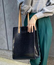 スクエアロゴトートバッグ