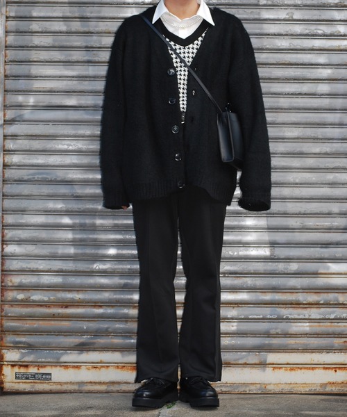 SPINNS（スピンズ）の「フェイクレザー ハイシャークソールタッセルローファー（ローファー・メンズ・ブラック・27cm/26cm）」の21枚目の写真