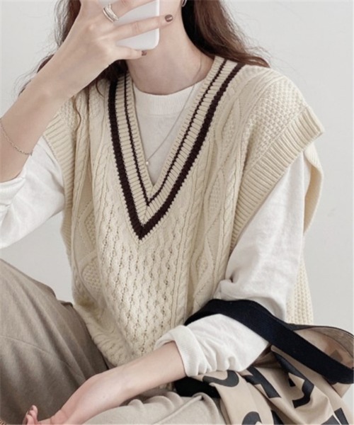 MAISON DE THERESE(メゾン ド テレーズ)の「Vネック 配色ニットベスト(ベスト・レディース・Off White/ネイビー/ベージュ・FREE)」の8枚目の写真