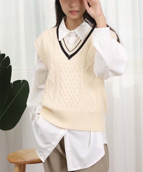 MAISON DE THERESE(メゾン ド テレーズ)の「Vネック 配色ニットベスト(ベスト・レディース・Off White/ネイビー/ベージュ・FREE)」の21枚目の写真