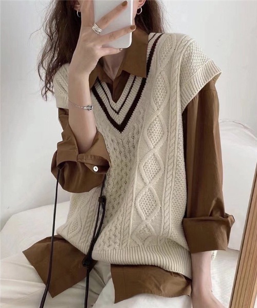 MAISON DE THERESE(メゾン ド テレーズ)の「Vネック 配色ニットベスト(ベスト・レディース・Off White/ネイビー/ベージュ・FREE)」の9枚目の写真