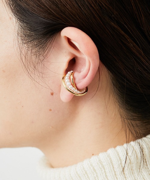 ear PAPILLONNER(イアパピヨネ)の「【WEB限定】メタル×パールフープイヤーカフ(イヤーカフ・レディース・ゴールド・FREE)」の9枚目の写真