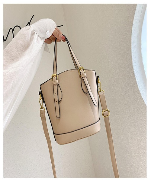 Burner(バーナー)の「【OKUOKU 0909】レザータッチバケットショルダーバック/oku-bag23-27(ショルダーバッグ・レディース・その他4/その他1/その他7/その他3/その他5/その他2/その他6・FREE)」の4枚目の写真