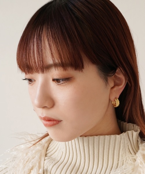 Engraved Rivet Earring 両耳 Erin & Emma 】 ワンタッチ ウェーブ デザイン ピアス（ピアス（両耳用