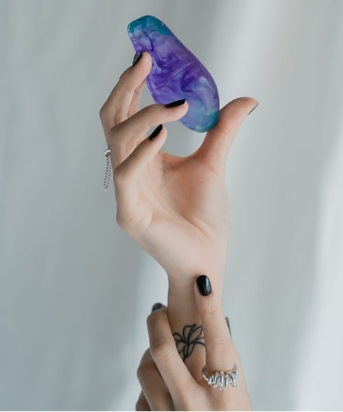 LAPUIS(ラピュイ)の「LAPUIS(ラピュイ)Stone Motifイヤリング(イヤリング・レディース・パープル/オレンジ/アイボリー・FREE)」の15枚目の写真