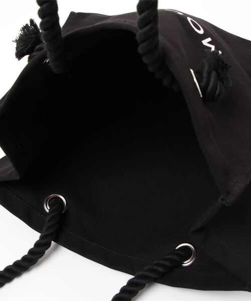MOUSSY（マウジー）の「MOUSSY SOUVENIR SHOPPER（トートバッグ・レディース・ブラック/ホワイト・FREE）」の6枚目の写真