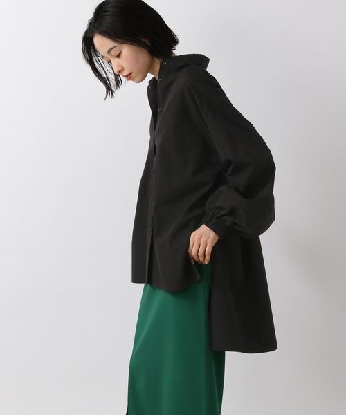 LOWRYS FARM（ローリーズファーム）の「バックテイルロングシャツＬＳ　268524（シャツ/ブラウス・レディース・オフホワイト/ブラック/ブルー・FREE）」の2枚目の写真