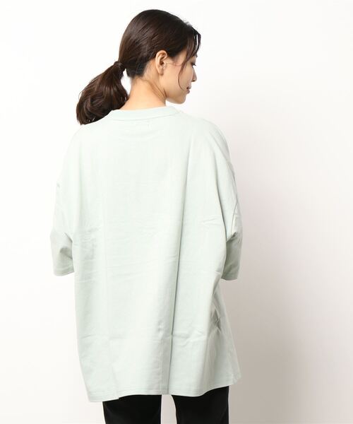 INDIAN(インディアン)の「【Bl】サテンロゴオーバーサイズTシャツ 半袖 / INDIAN(Tシャツ/カットソー・レディース・ブラック/ミント/ホワイト・LARGE/MEDIUM)」の5枚目の写真