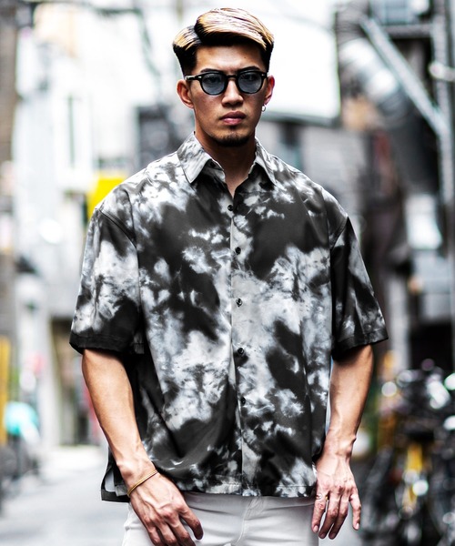 JOKER（ジョーカー）の「弾ける、夏の総柄。ルーズシルエットアロハシャツ メンズ春服（シャツ/ブラウス・メンズ・ホワイト系1/ホワイト系2/ホワイト系3/ブラック系1/ブラック系2/ブラック系3/ブラック系4/ブラック系5/グレー系1/ブルー系1・M/L/XL）」の8枚目の写真