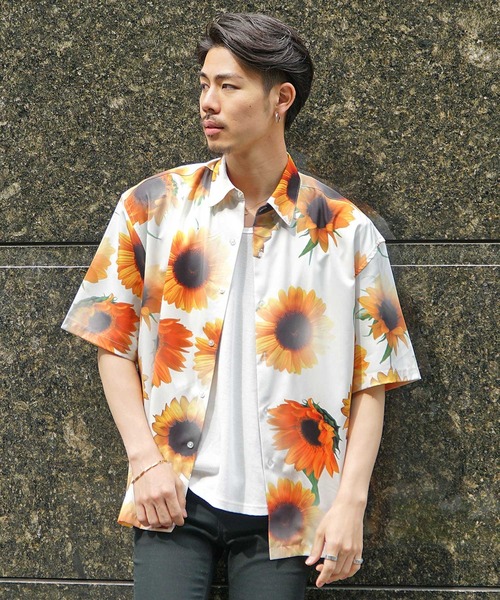 JOKER（ジョーカー）の「弾ける、夏の総柄。ルーズシルエットアロハシャツ メンズ春服（シャツ/ブラウス・メンズ・ホワイト系1/ホワイト系2/ホワイト系3/ブラック系1/ブラック系2/ブラック系3/ブラック系4/ブラック系5/グレー系1/ブルー系1・M/L/XL）」の11枚目の写真