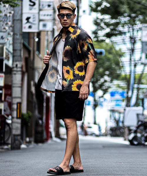 弾ける、夏の総柄。ルーズシルエットアロハシャツ メンズ春服（シャツ