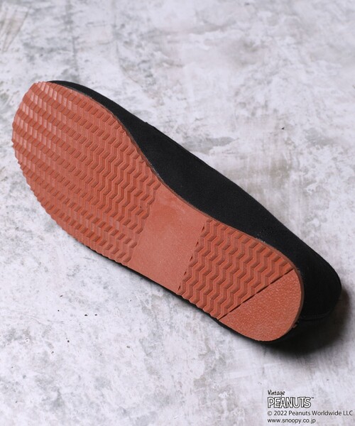 FREAK'S STORE（フリークスストア）の「WEBオリジナル PEANUTS 別注 ライトウェイト 刺繍 カンフーシューズ/スリッポン（スリッポン・メンズ・ブラック系その他/ブラック系その他2/ブラック系その他3・23.0cm/24.0cm/25.0cm/26.0cm/27.0cm/28.0cm）」の19枚目の写真