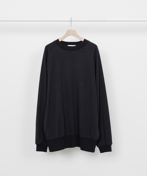 marka（マーカ）の「marka / マーカ：RAGLAN CREW NECK L/S - 60//2 organic cotton compact knit -：M22C-03CS03C[COR]（Tシャツ/カットソー・メンズ・ブラック/ベージュ・1/2/3）」の6枚目の写真