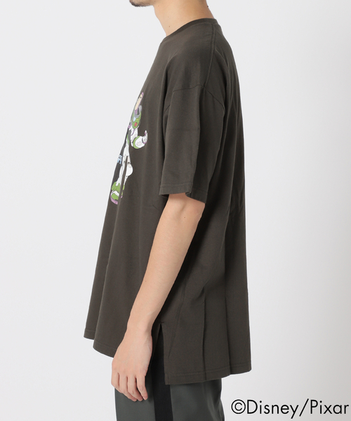 417 EDIFICE(フォーワンセブンエディフィス)の「【LIGHTYEAR / バズ・ライトイヤー】 Tシャツ(Tシャツ/カットソー・メンズ・ホワイト/ブラック・LARGE/SMALL/MEDIUM)」の4枚目の写真