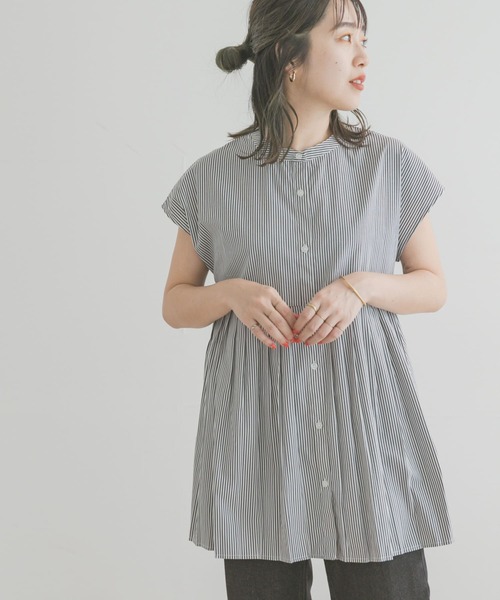 ITEMS URBANRESEARCH（アイテムズ アーバンリサーチ）の「プリーツキリカエフレンチブラウス（Tシャツ/カットソー・レディース・ホワイト系その他/オフホワイト/ブラック・FREE）」の2枚目の写真