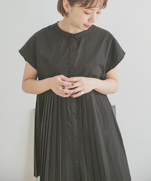 ITEMS URBANRESEARCH（アイテムズ アーバンリサーチ）の「プリーツキリカエフレンチブラウス（Tシャツ/カットソー・レディース・ホワイト系その他/オフホワイト/ブラック・FREE）」の3枚目の写真