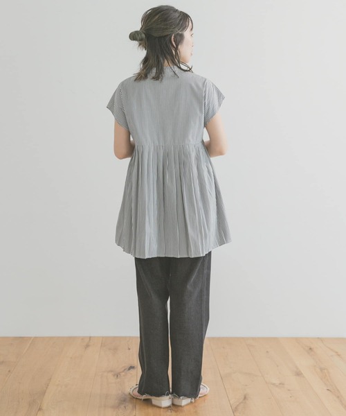 ITEMS URBANRESEARCH（アイテムズ アーバンリサーチ）の「プリーツキリカエフレンチブラウス（Tシャツ/カットソー・レディース・ホワイト系その他/オフホワイト/ブラック・FREE）」の6枚目の写真