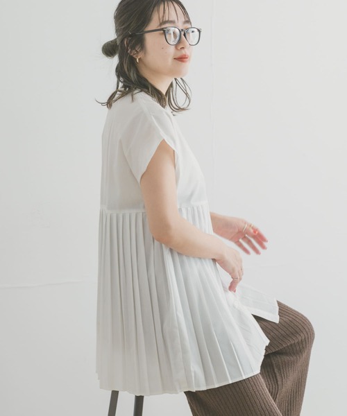 ITEMS URBANRESEARCH（アイテムズ アーバンリサーチ）の「プリーツキリカエフレンチブラウス（Tシャツ/カットソー・レディース・ホワイト系その他/オフホワイト/ブラック・FREE）」の14枚目の写真