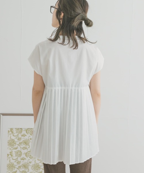 ITEMS URBANRESEARCH（アイテムズ アーバンリサーチ）の「プリーツキリカエフレンチブラウス（Tシャツ/カットソー・レディース・ホワイト系その他/オフホワイト/ブラック・FREE）」の19枚目の写真