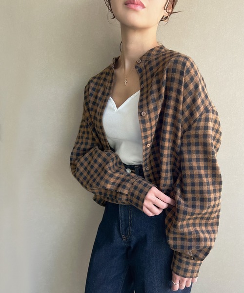 JUNOAH（ジュノア）の「スタンドカラーチェックショートシャツ（シャツ/ブラウス・レディース・グリーン/ブラウン系その他/ブラック/ブラウン・LARGE/SMALL/X-LARGE/MEDIUM）」の10枚目の写真