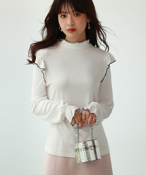 SAISON DE PAPILLON（セゾンドパピヨン）の「メロウフリルカットソープルオーバー（Tシャツ/カットソー・レディース・ホワイト/ブラック・S/M/L）」の4枚目の写真