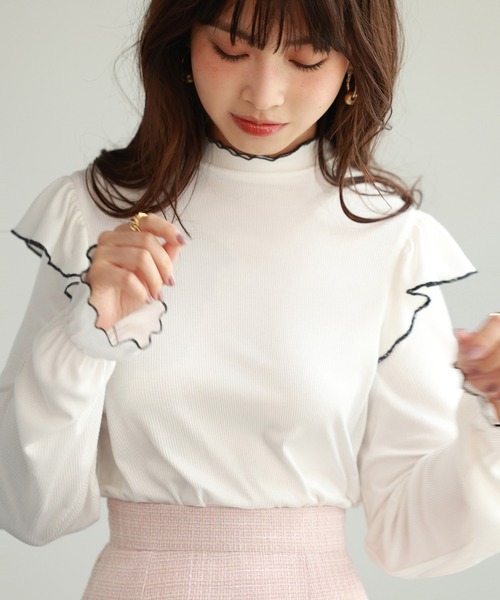 SAISON DE PAPILLON（セゾンドパピヨン）の「メロウフリルカットソープルオーバー（Tシャツ/カットソー・レディース・ホワイト/ブラック・S/M/L）」の5枚目の写真