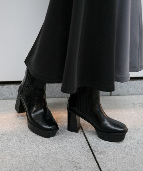 HARE(ハレ)の「チャンキーヒールミドルブーツ(HARE)(ブーツ・レディース・ブラック・MEDIUM/LARGE)」の21枚目の写真