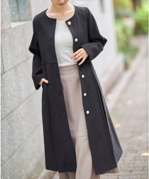 tocco closet（トッコ　クローゼット）の「ベルト付きパール釦ノーカラータックフレアコート（ノーカラーコート・レディース・ブラック/アイボリー・M）」の14枚目の写真