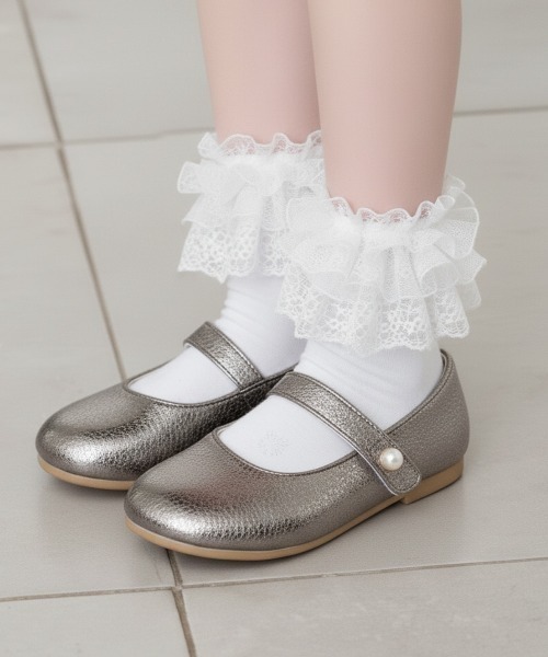 Rora(ローラ)の「ブリーズ ショートソックス (2color) フリル レース フォーマル 靴下 白 黒(ソックス/靴下・キッズ・ホワイト/ブラック・14.0cm/16.0cm/18.0cm/20.0cm)」の2枚目の写真