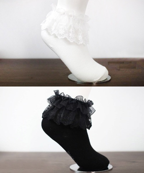 Rora(ローラ)の「ブリーズ ショートソックス (2color) フリル レース フォーマル 靴下 白 黒(ソックス/靴下・キッズ・ホワイト/ブラック・14.0cm/16.0cm/18.0cm/20.0cm)」の5枚目の写真