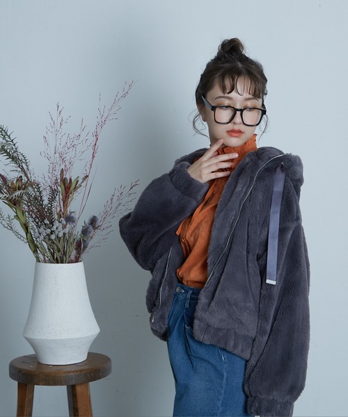 paravion（パラビオン）の「フェイクファーパーカー（パーカー・レディース・アイボリー/ブラック・FREE）」の2枚目の写真