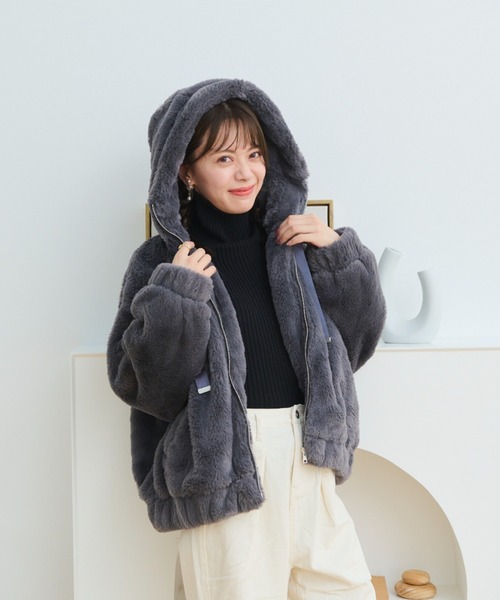 paravion（パラビオン）の「フェイクファーパーカー（パーカー・レディース・アイボリー/ブラック・FREE）」の15枚目の写真