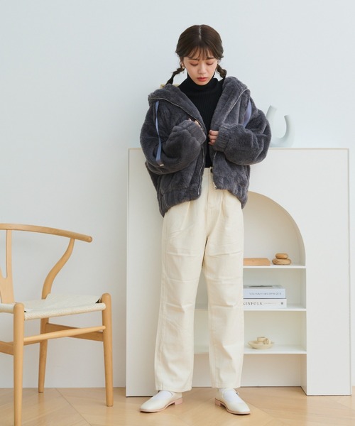 paravion（パラビオン）の「フェイクファーパーカー（パーカー・レディース・アイボリー/ブラック・FREE）」の17枚目の写真