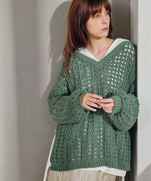 KOH.style（コースタイル）の「サイドスリットメッシュニット（ニット/セーター・レディース・ブラック/パープル系/グリーン・FREE）」の2枚目の写真