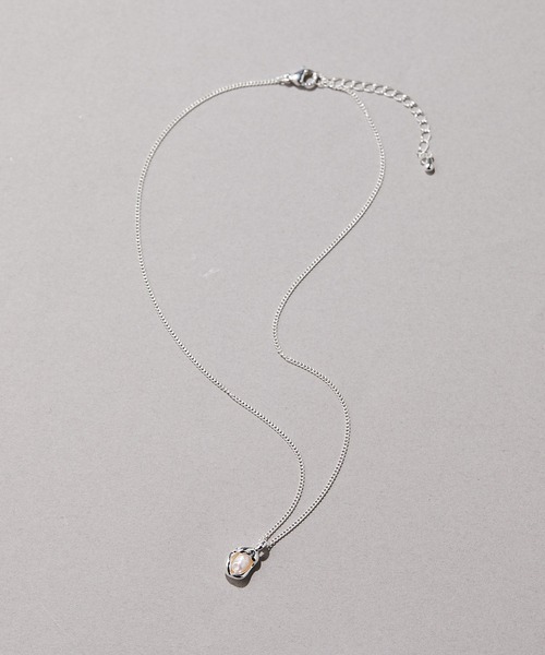 ear PAPILLONNER（イアパピヨネ）の「たまごパール2連ネックレス（ネックレス・レディース・ゴールド/シルバー・FREE）」の6枚目の写真