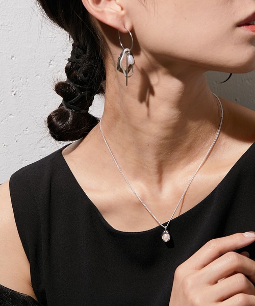 ear PAPILLONNER（イアパピヨネ）の「たまごパール2連ネックレス（ネックレス・レディース・ゴールド/シルバー・FREE）」の4枚目の写真